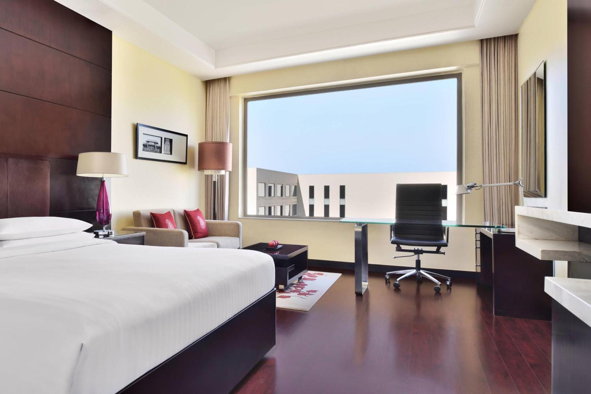 Jaipur Marriott Hotel Eksteriør bilde Deluxe Room