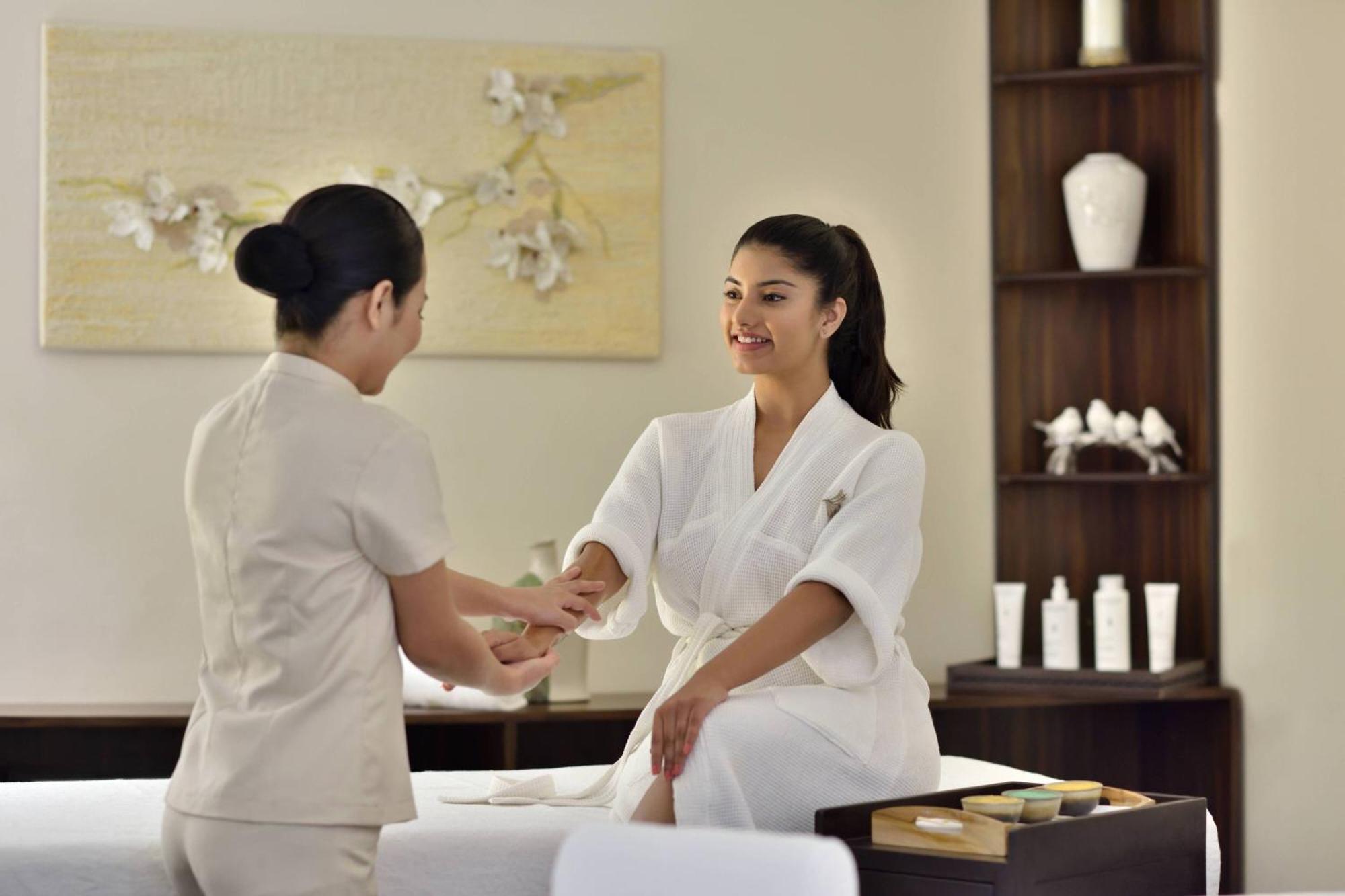 Jaipur Marriott Hotel Eksteriør bilde A spa treatment
