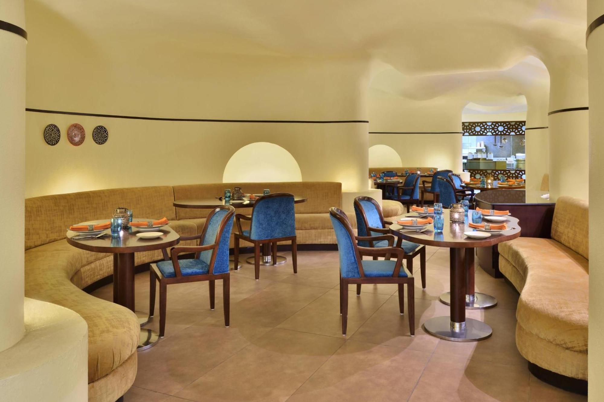 Jaipur Marriott Hotel Eksteriør bilde The restaurant